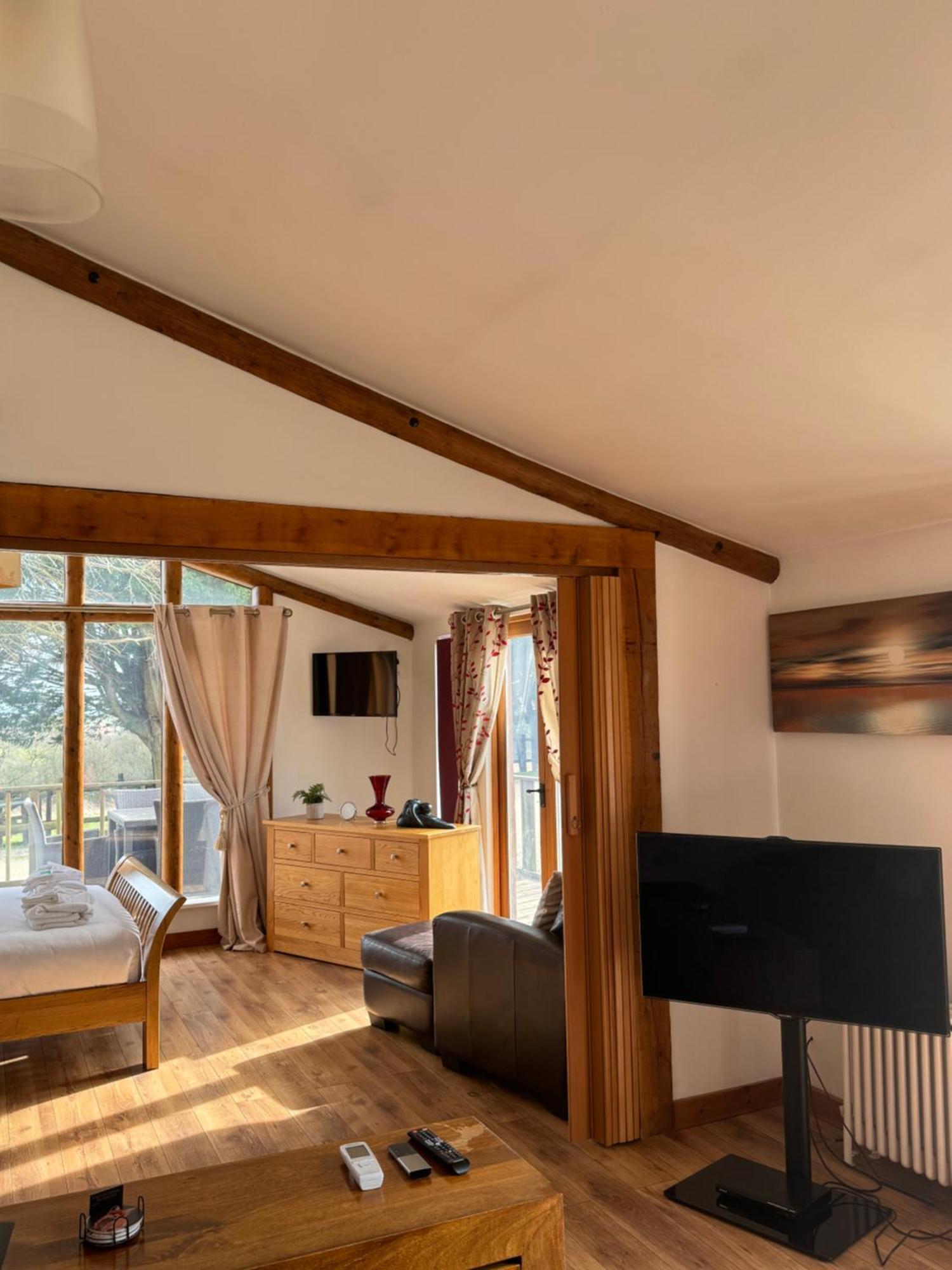 Stable Lodge 2 Bedrooms Horspath エクステリア 写真